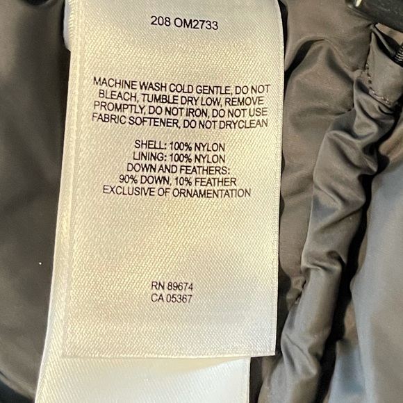 SOLD Mountain Hardware Down Puffer - Picture 5 of 12